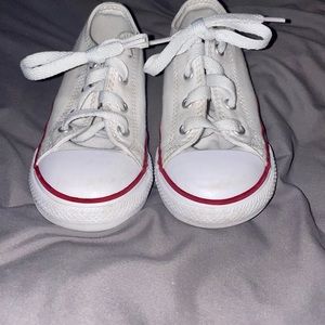 Toddler converse Chuck Taylor’s